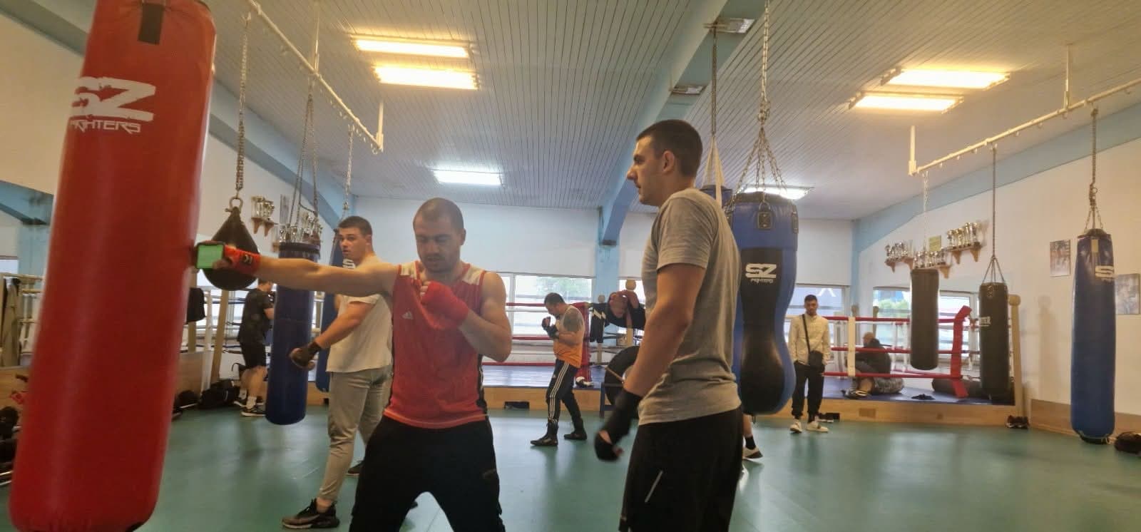 Gym work with real training rhythm